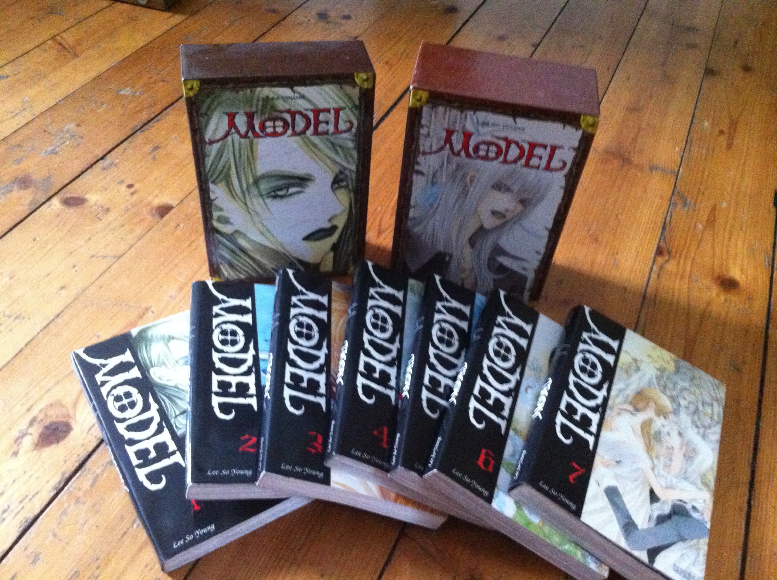 jaquette livre Model, tome 1