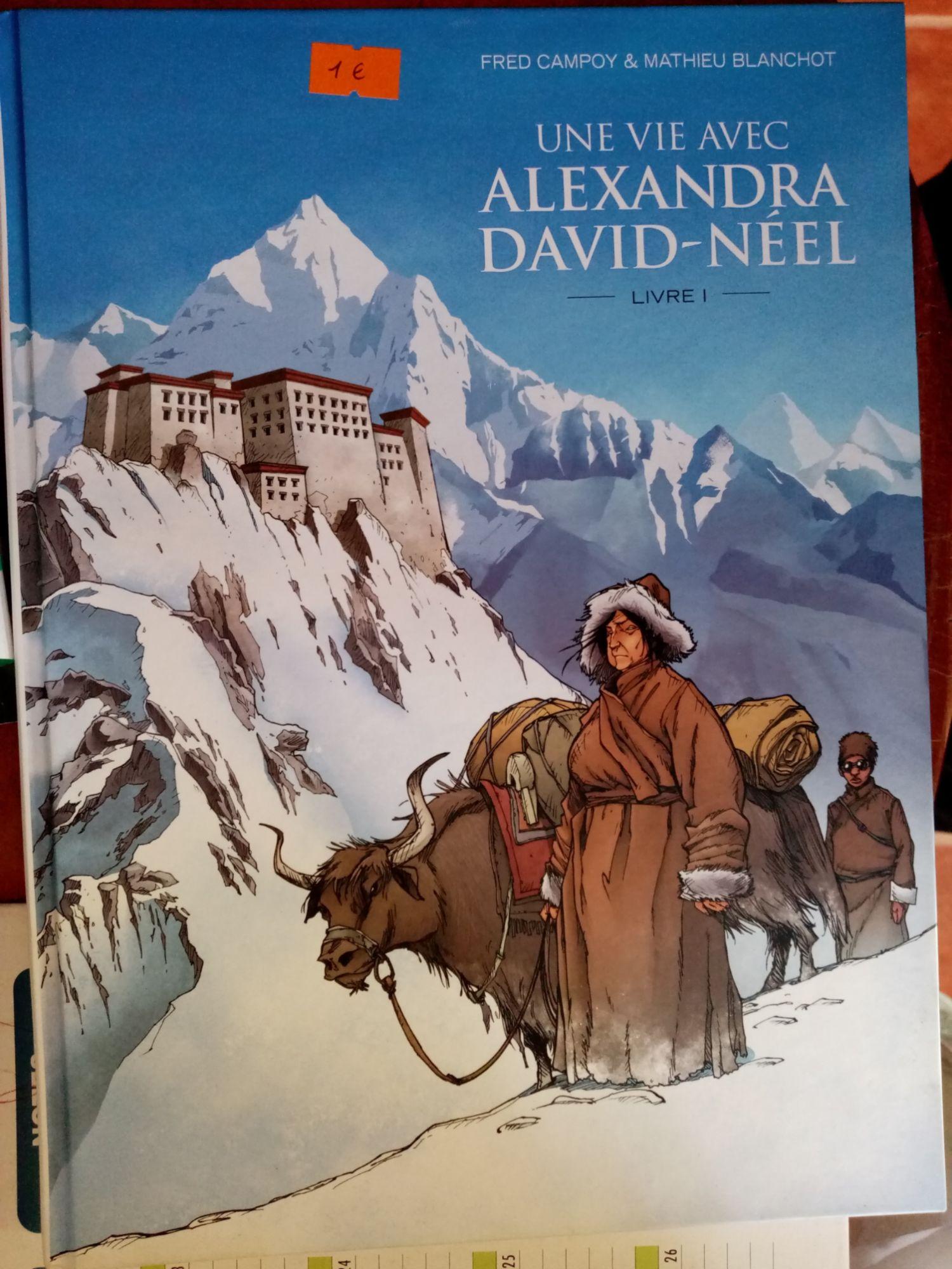 jaquette livre Une vie avec Alexandra David-Neel