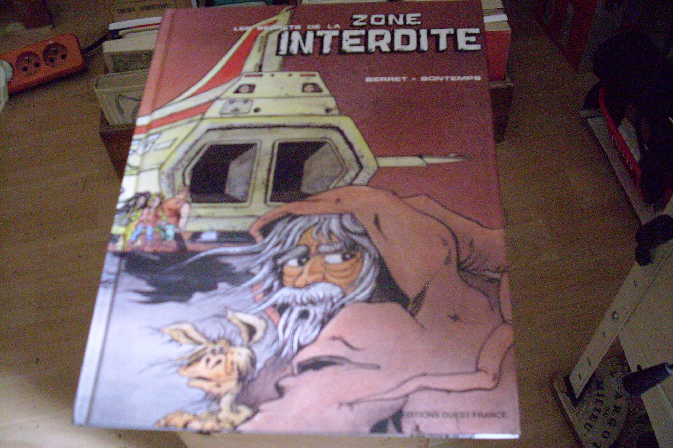 jaquette livre Les secrets de la zone interdite