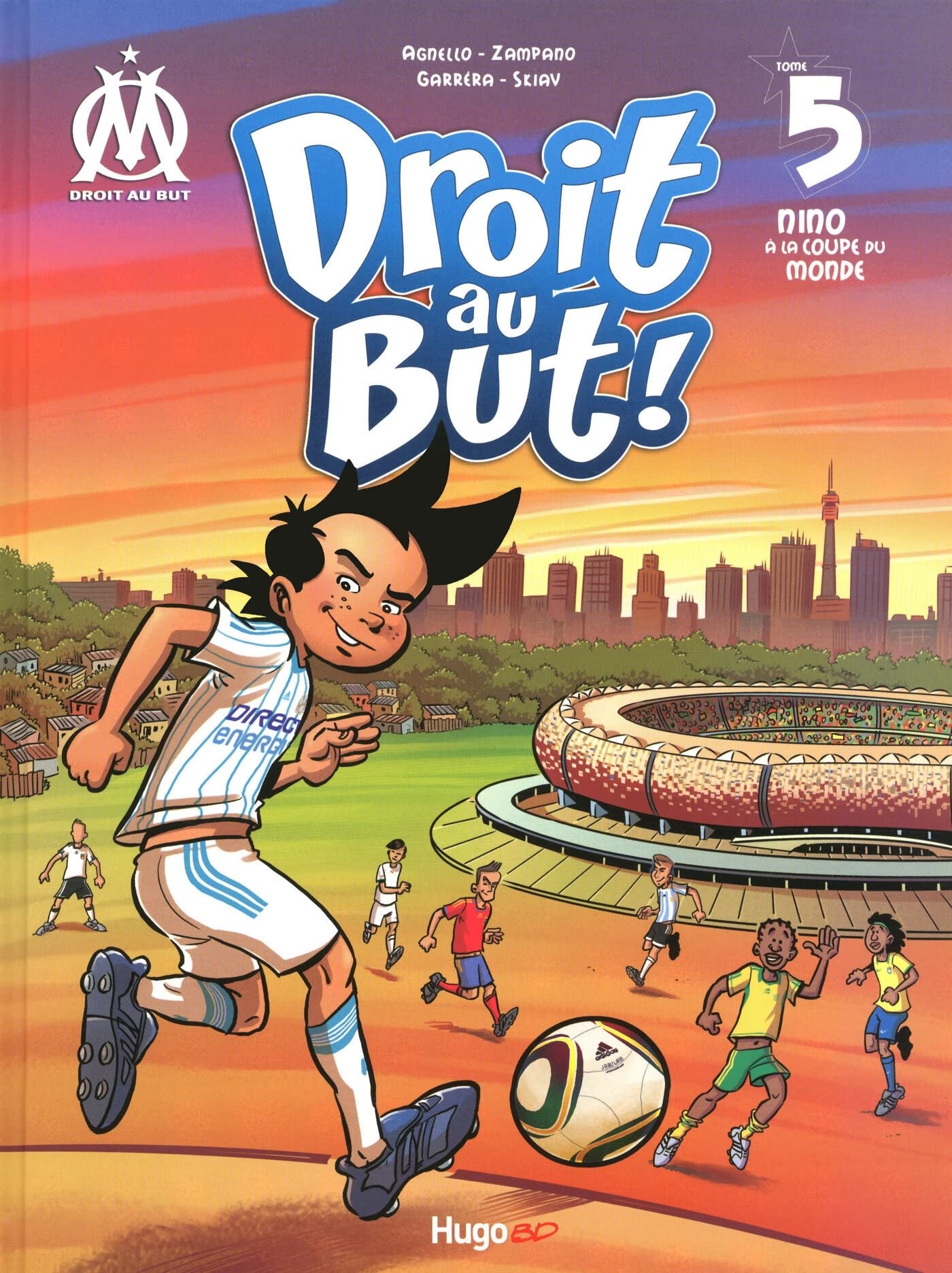 jaquette livre Droit au But T05 Nino à la coupe du monde (05)