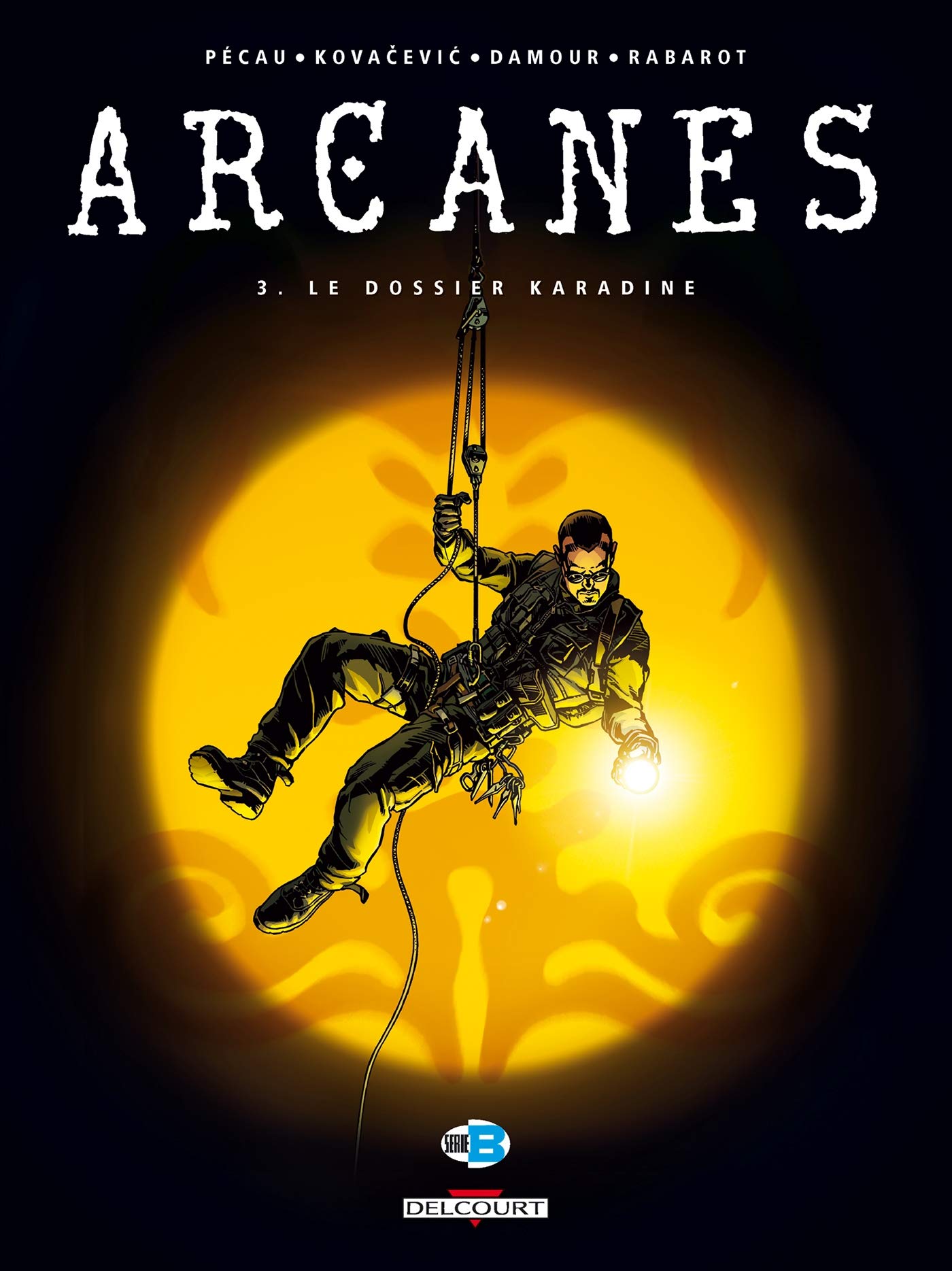 jaquette livre Arcanes, tome 3 : Le Dossier Karadine