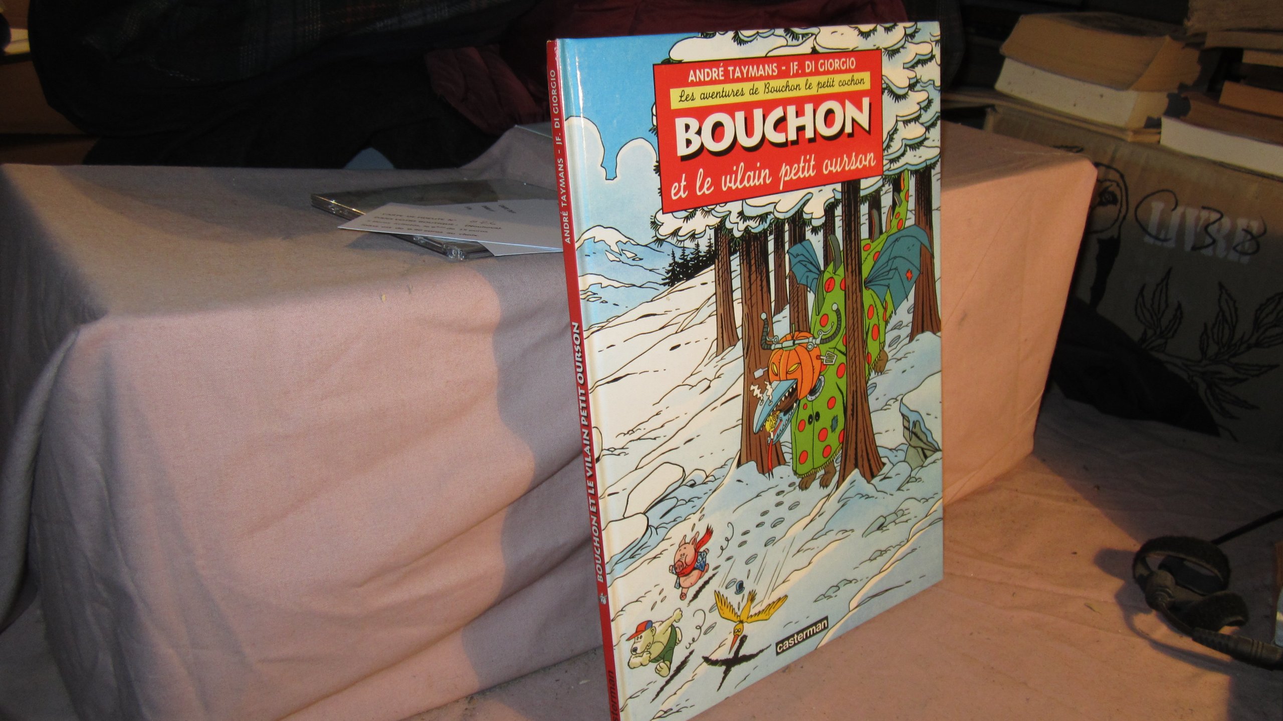 jaquette livre Les aventures de Bouchon le petit cochon : Bouchon et le vilain petit ourson