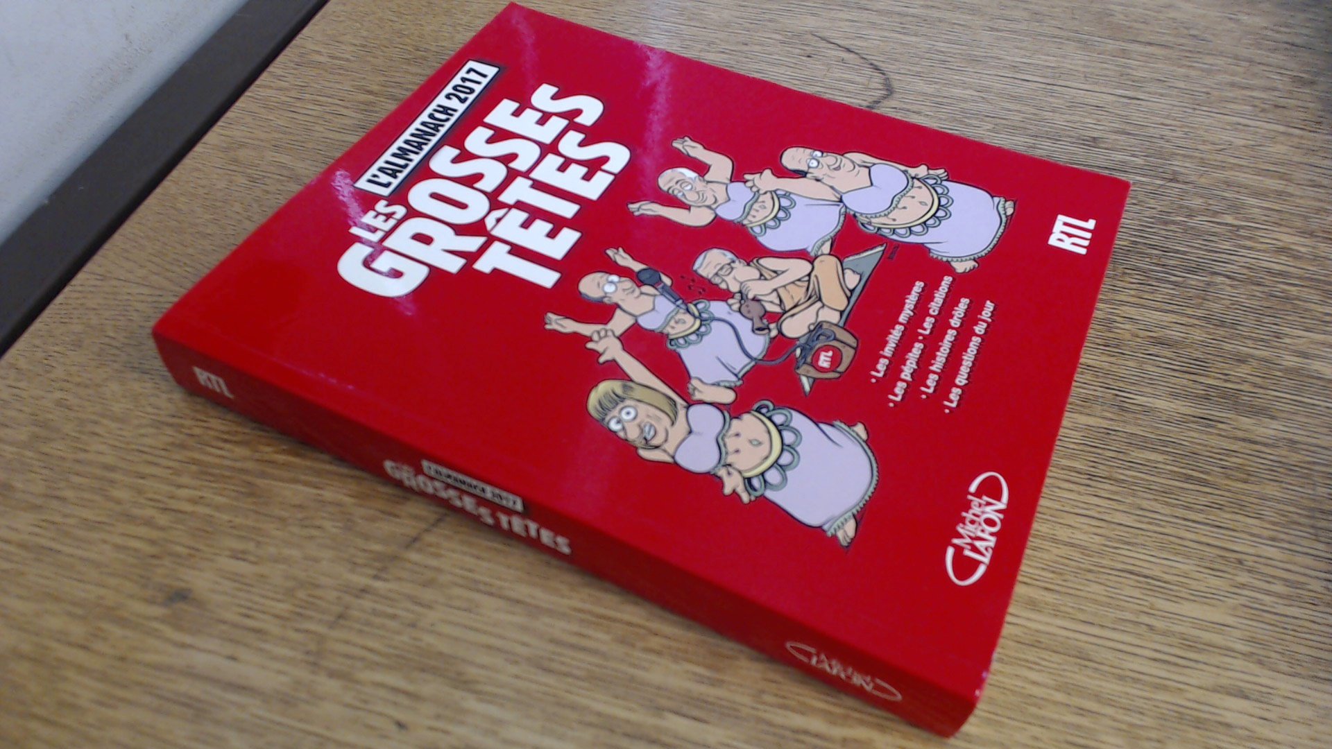 jaquette livre L'almanach des Grosses Têtes 2017